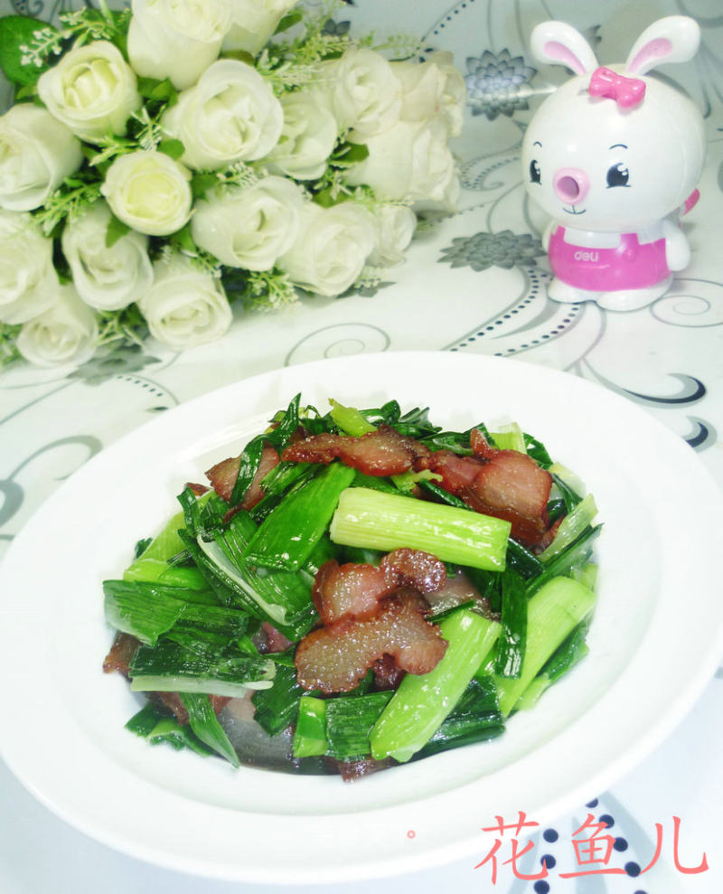 大蒜炒腊肉的做法