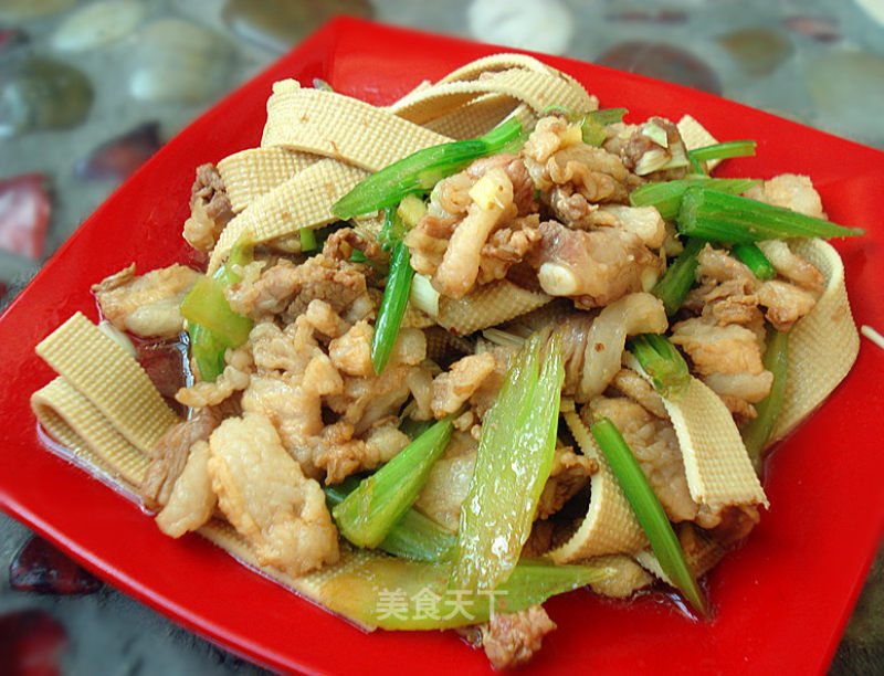 肉片炒豆皮的做法