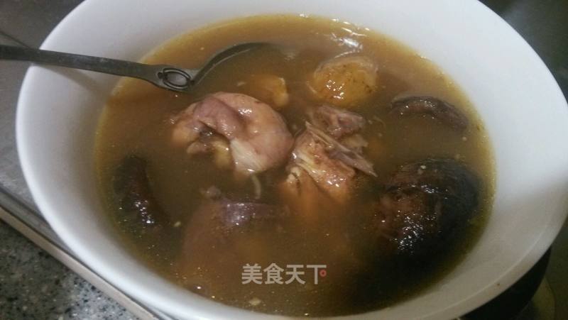 香菇板栗老鸡汤的做法