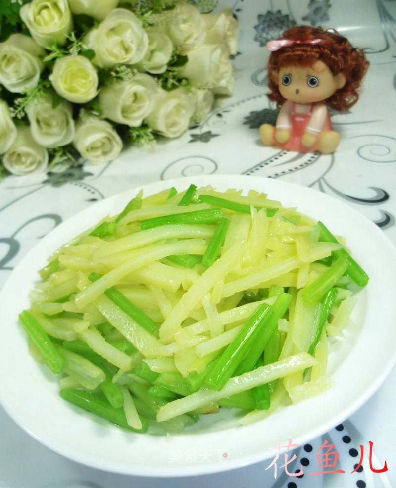 芹菜炒土豆的做法