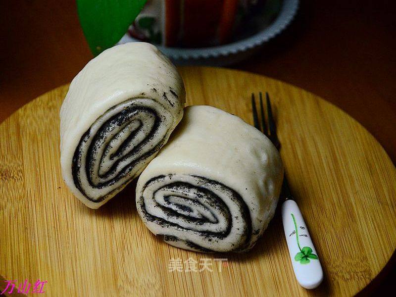 黑芝麻酱肉桂花卷的做法