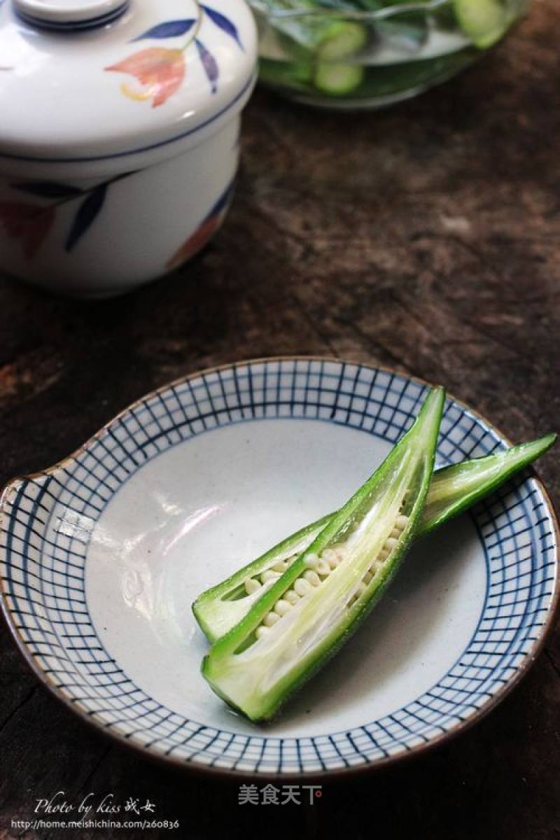 醇香爽脆---冰镇秋葵佐焙煎芝麻汁的做法