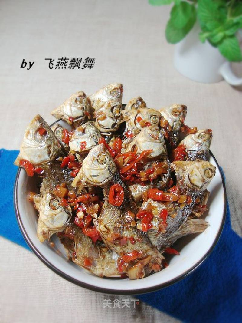 开胃下饭----------【剁椒鲫鱼干】的做法