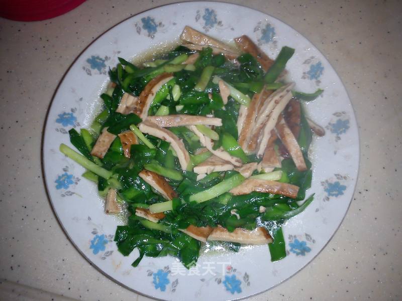 韭菜炒豆干的做法