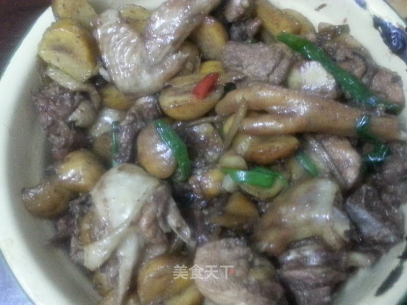 板栗焖鸡的做法