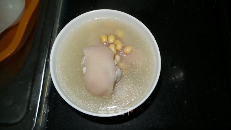 黄豆猪蹄汤的做法