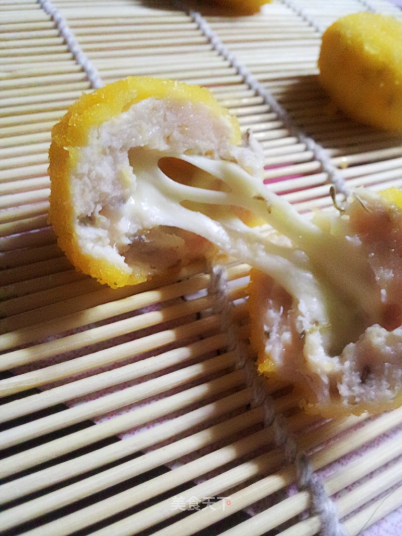 酥脆软心——芝心百里香鸡肉丸的做法