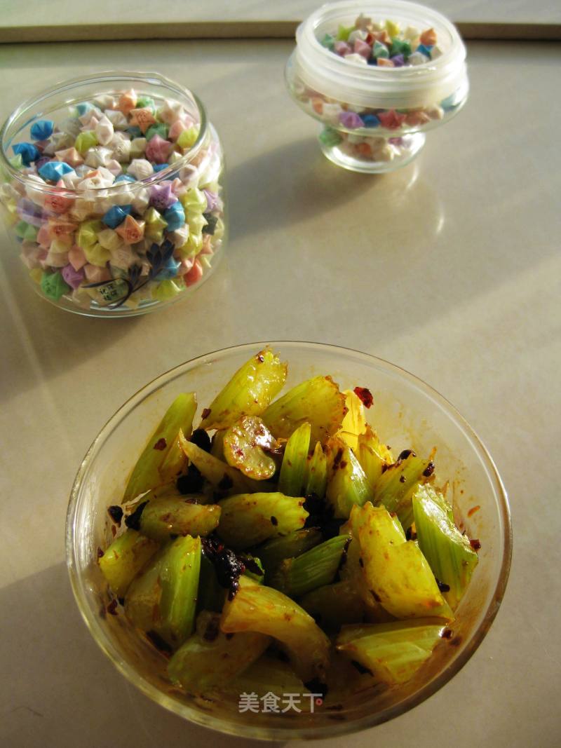 豆鼓拌西芹的做法