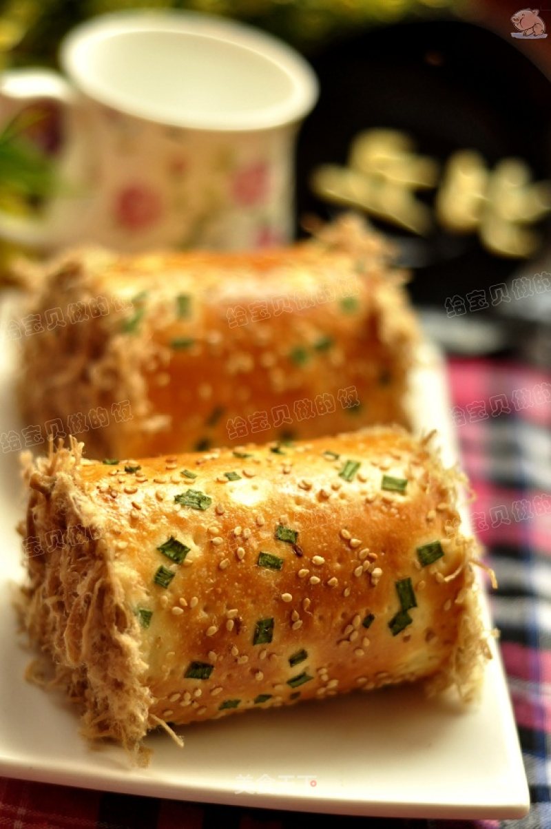 沙拉酱肉松面包卷的做法