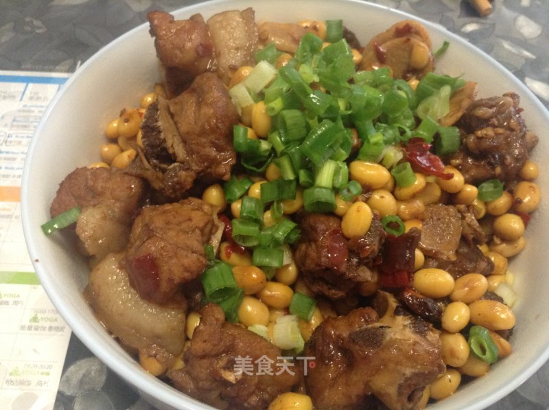 黄豆烧排骨的做法