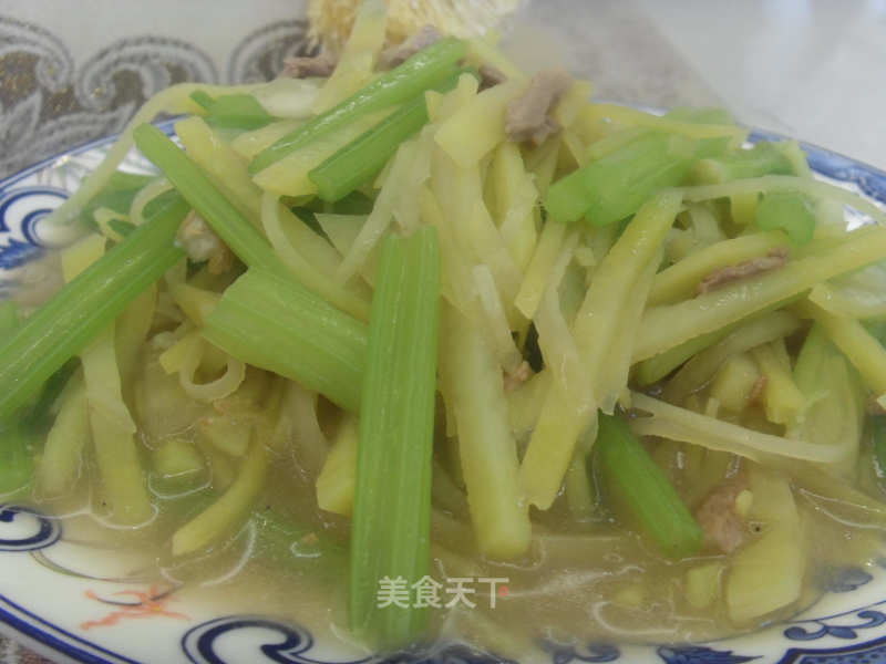 芹菜土豆丝的做法