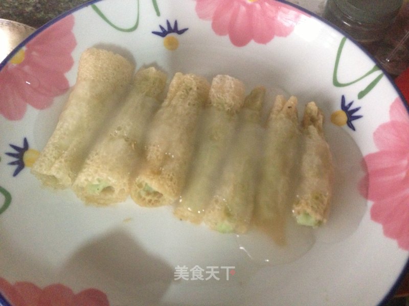 画一样的美感——竹荪碧绿鱼卷的做法