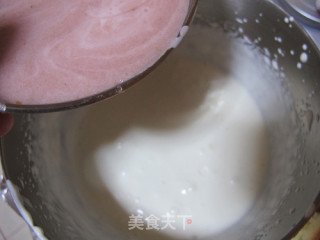 情人节的草莓酸奶慕斯蛋糕的做法步骤：6