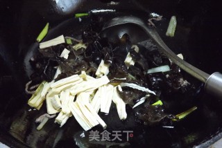 白菜木耳腐竹汤的做法步骤：4