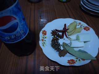 可乐鸡脖的做法步骤：1