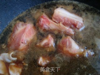 最简单的糖醋排骨的做法步骤：2