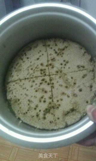 第一次用电饭锅做的蛋糕，有点像枣糕的做法步骤：4