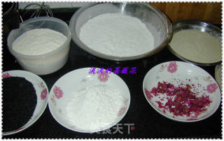 DIY超详细的做法-----四色酥糕的做法步骤：1