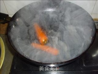 辣炒鱼泡的做法步骤：1