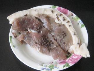 咸猪腿肉炖黄豆的做法步骤：3