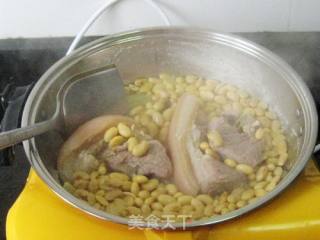 咸猪腿肉炖黄豆的做法步骤：10