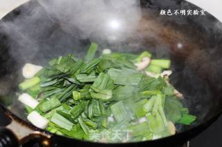 蒜苗香菇炒猪头肉的做法步骤：5