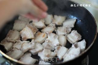 简易版盐煎尖椒五花肉的做法步骤：4