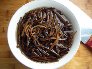 肉丝炒咸菜的做法步骤：2