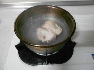 猪肉炒芹菜的做法步骤：2