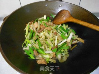 猪肉炒芹菜的做法步骤：5
