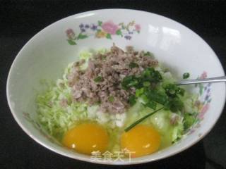 白菜咸肉末蛋饼的做法步骤：3