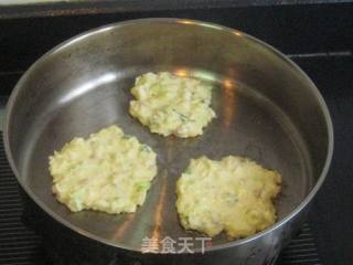 白菜咸肉末蛋饼的做法步骤：5
