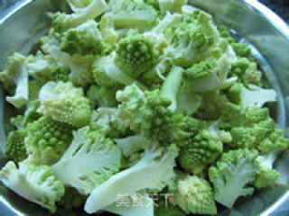 西兰花牛肉的做法步骤：1