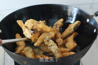在家自制“鱼肉外酥里嫩、汤汁咸鲜适口”的江南风味【爆鱼面】的做法步骤：10