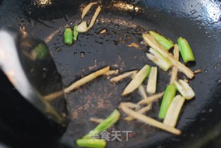 在家自制“鱼肉外酥里嫩、汤汁咸鲜适口”的江南风味【爆鱼面】的做法步骤：12