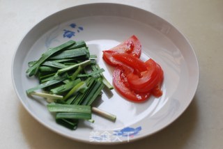 在家自制“鱼肉外酥里嫩、汤汁咸鲜适口”的江南风味【爆鱼面】的做法步骤：16