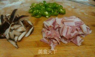 香菇培根披萨的做法步骤：4