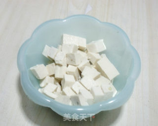 五彩豆腐丁的做法步骤：2