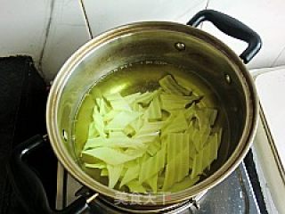 荷兰豆炒魔芋的做法步骤：3