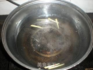 茂菜香肠面的做法步骤：2