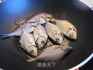 干煎杂海鱼的做法步骤：4