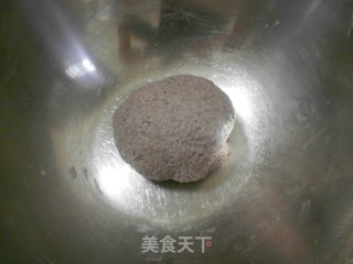紫米馒头的做法步骤：2