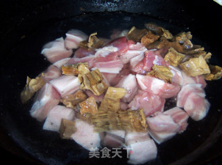 笋干炖肉的做法步骤：4