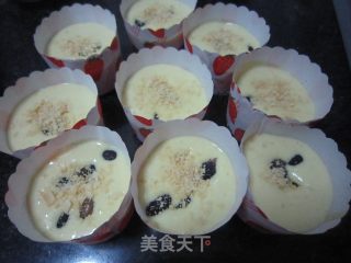 开口笑椰香纸杯蛋糕的做法步骤：9