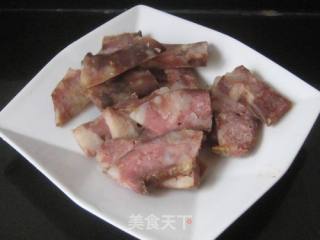 香肠炒青椒的做法步骤：1