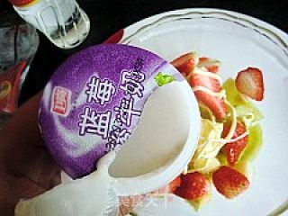 酸奶草莓沙拉的做法步骤：6