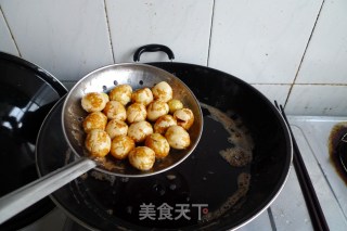 双鲍菇虎皮蛋红烧肉的做法步骤：2