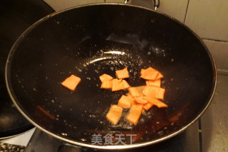 青椒炒鱿鱼的做法步骤：6