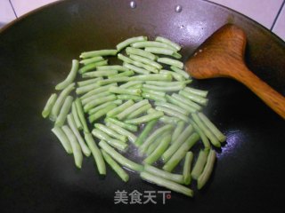 干煸四季豆的做法步骤：4