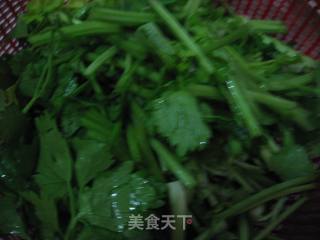 芹菜炒虾的做法步骤：1
